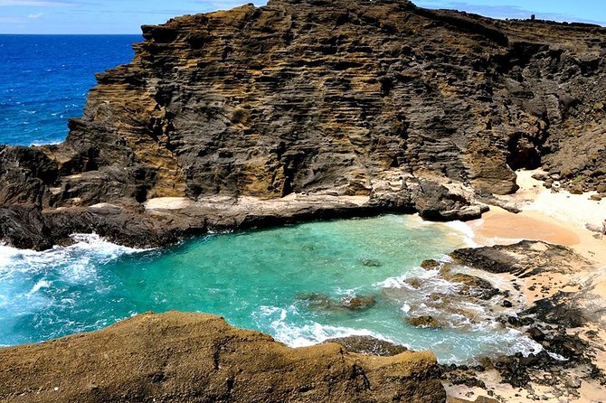 Oahu's Ultimate Tour: Dole, Turtle Snorkel, Pali Lookout & More - A sunrise start near Diamond Head