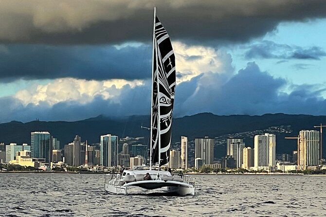 Oahu's Waikiki Coast: Moana’s Sunset Cocktail Sail - Sunset colors, photographs, and changing weather