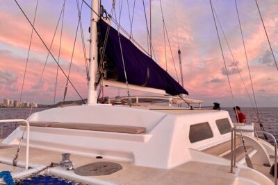 Oahu’s Waikiki Coast: Moana’s Sunset Cocktail Sail