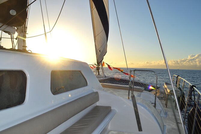 Oahu's Waikiki Coast: Moana’s Sunset Cocktail Sail - Who will enjoy this Waikiki sunset sail