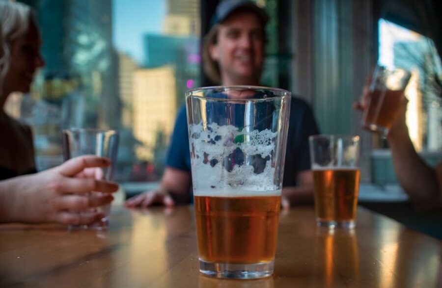 Oahu: Sips & Secrets of Hawaii Pub Crawl - Finding the Fort DeRussy meeting point