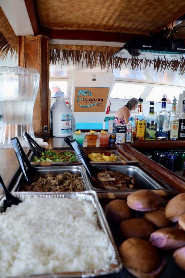 Oahu: Snorkeling & Dolphin Watch Cruise with Hawaiian Buffet - The Hawaiian buffet and Tiki Bar