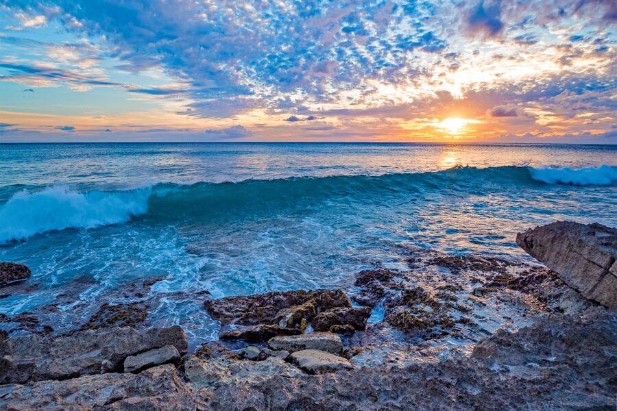 Oahu: Sunset Cruise of West Oahu with Drinks and Appetizers - Should you book the West Oahu sunset cruise?