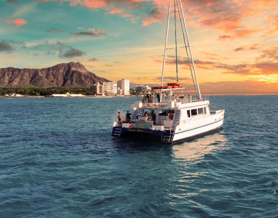 Oahu: Sunset Sail Cruise in Waikiki - Practical tips for a smoother evening