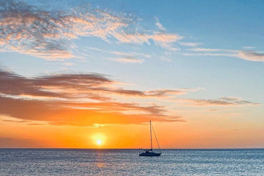 Oahu: Sunset sailing in small intimate groups - Leaving Ala Wai Boat Harbor for the south shore