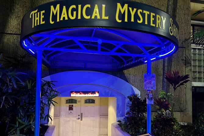 Oahu: The Magical Mystery Show! at Hilton Waikiki Beach Hotel - Entering the Victorian-style theater