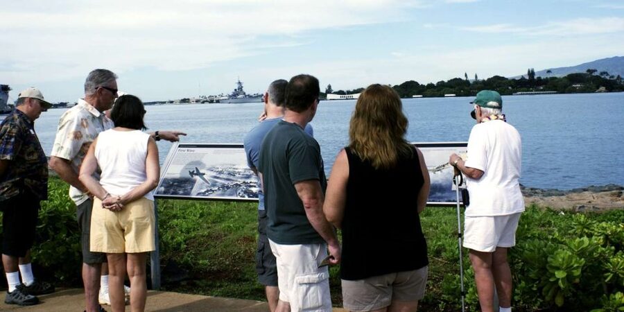Oahu: USS Arizona Memorial Deluxe Tour - How the audio guide works in practice