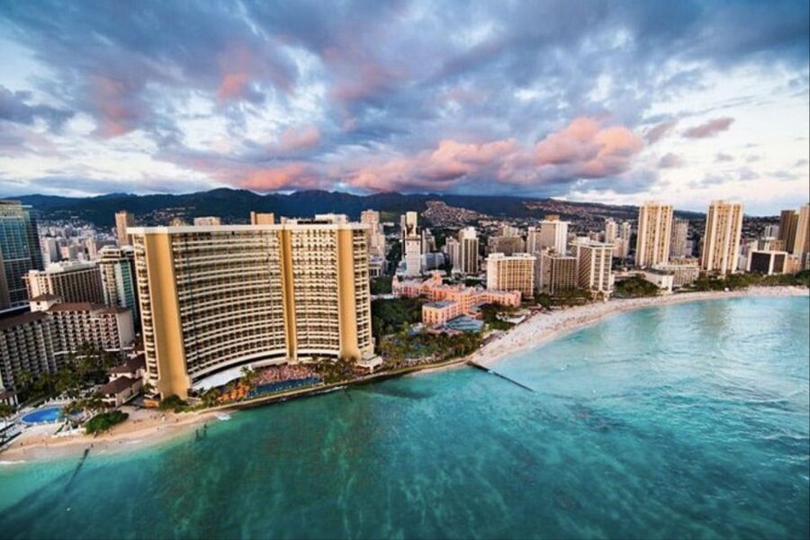 Oahu: Waikiki 20-Minute Doors On / Doors Off Helicopter Tour - Diamond Head and Punchbowl Crater