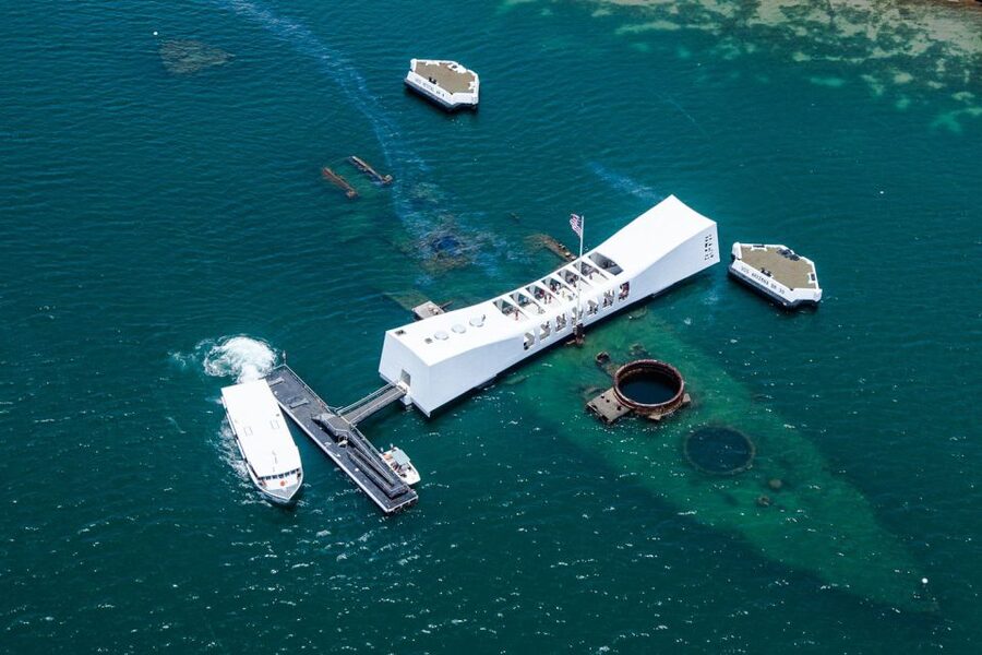 Oahu: Waikiki 20-Minute Doors On / Doors Off Helicopter Tour - Pearl Harbor and the USS Arizona Memorial