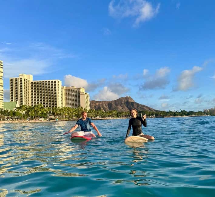 Oahu: Waikiki Beginner Private Surf Lesson- Female Guide - The 20 to 30-minute beach lesson
