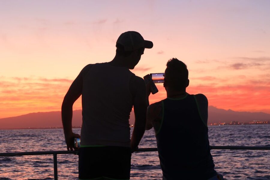 Oahu: Waikiki BYOB Sunset Cruise - Why this Waikiki sunset cruise works