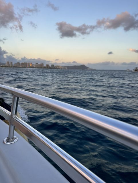 Oahu: Waikiki Fireworks Boat Cruise from Oahu - Why this Waikiki fireworks cruise works
