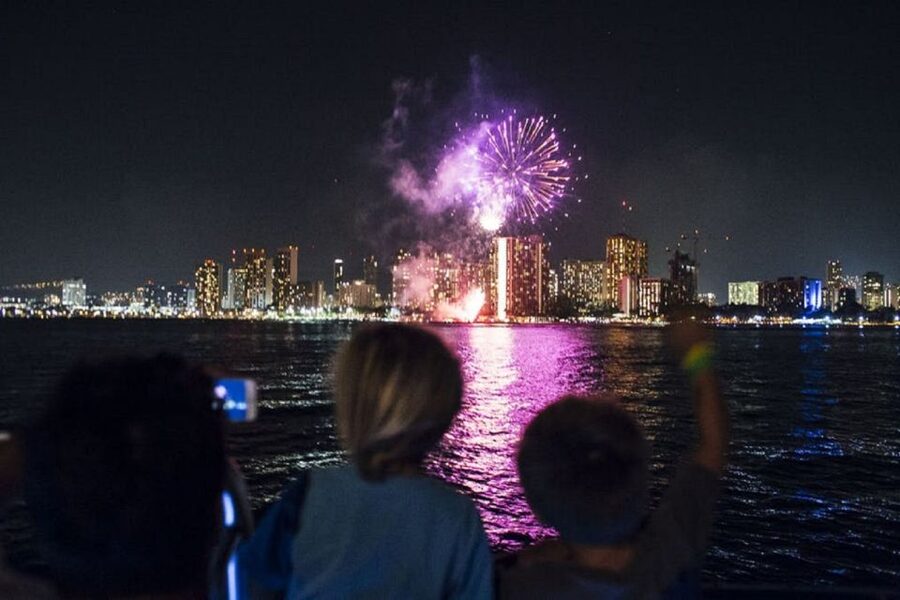Oahu: Waikiki Friday Night Fireworks Cruise - The first part of the 90-minute circular cruise