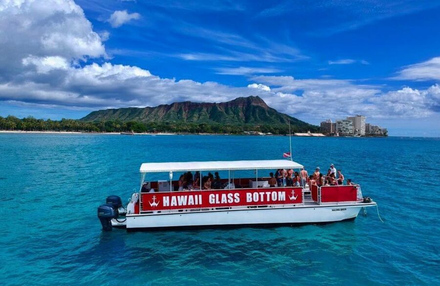 Oahu: Waikiki Glass Bottom Boat Sunset Cruise - The view toward Lēʻahi and Honolulu