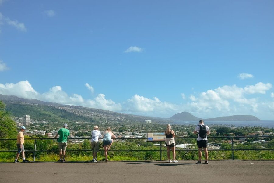 Oahu: Waikiki Trolley Hop-on Hop-off All-Line Pass - Green Line: Diamond Head and KCC Farmers’ Market