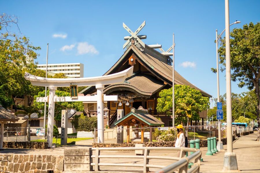 Oahu: Waikiki Trolley Hop-on Hop-off All-Line Pass - Blue Line: the best ride for coastal views and local food