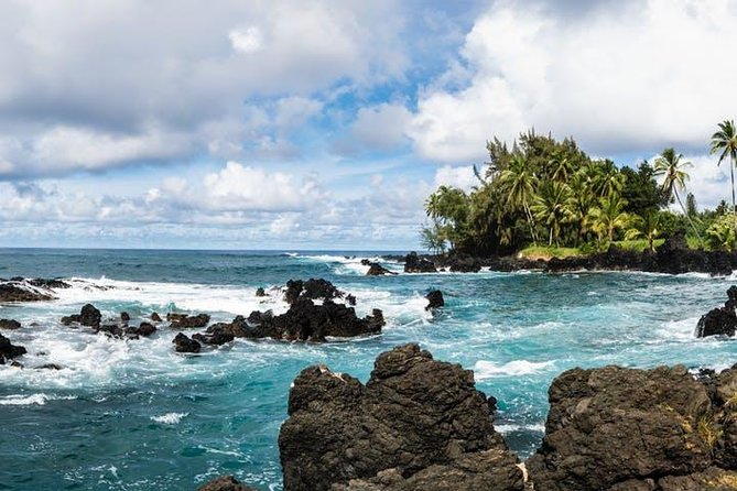 One Day Heavenly Hana Tour: Island Hopping from Oahu to Maui - A full Maui day from a Waikiki hotel