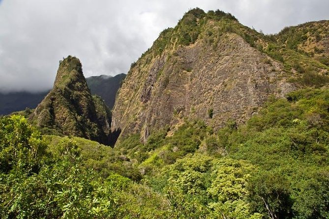 One Day Heavenly Hana Tour: Island Hopping from Oahu to Maui - Hana town, lunch, and the feeling of the old road