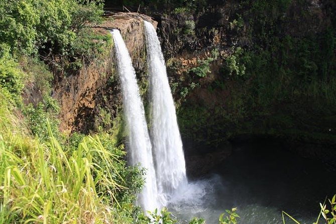 One-Day Tour Hawaii Movie Tour: Island Hopping from Oahu to Kauai - Is $540 a Fair Price?