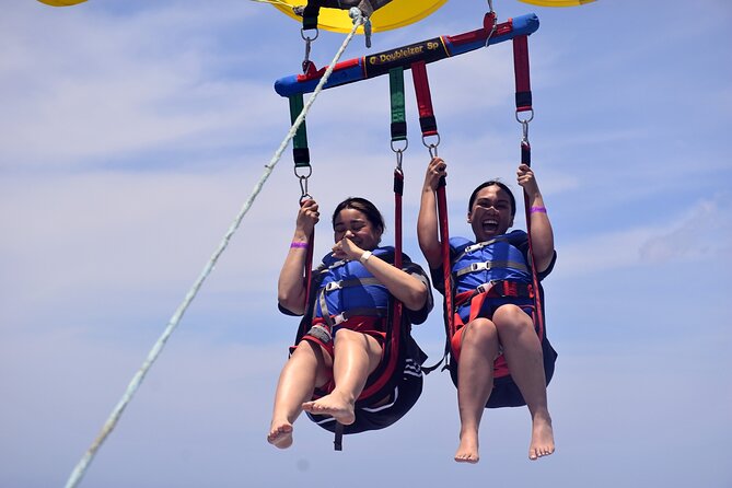 Parasailing in Waikiki from Oahu Hawaii - Diamond Head, Ala Moana, and the changing coastal view