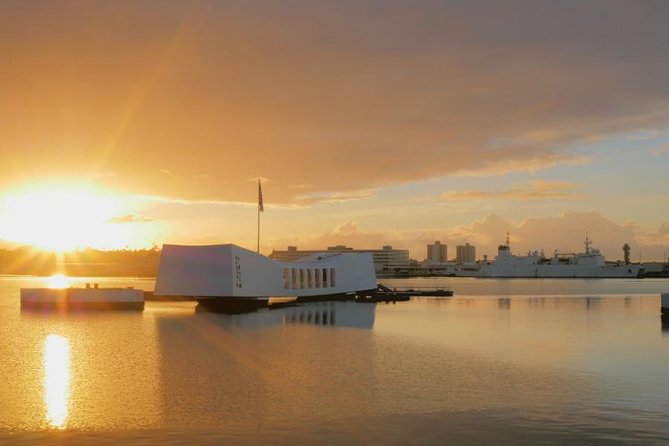Pearl Harbor Arizona Memorial - Honolulu Tour - Submarine Access - USS Bowfin: close view included, submarine interior extra