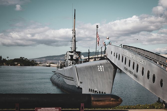 Pearl Harbor Arizona Memorial - The USS Arizona Memorial and its quiet boat ride