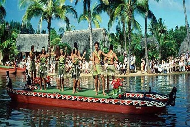 Pearl Harbor, Dole Plantation, and Polynesian Center from Waikiki - Dole Plantation: pineapple, shopping, and a short break