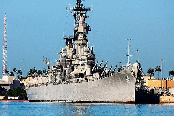 Pearl Harbor & Mini Circle Island Tour from Waikiki - Garlic shrimp lunch in Kahuku