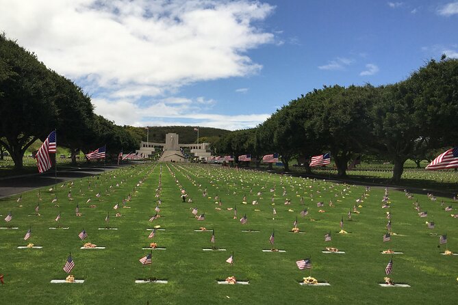 Pearl Harbor, USS Arizona Memorial & Honolulu City Tour - Bags, walking, and group management