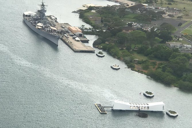 Pearl Harbor & USS Arizona Small-Group Tour [Early Access] - Guides can make or break the day