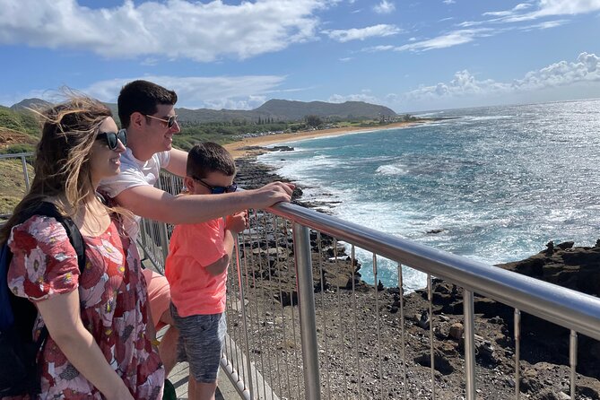Premium Oahu Circle Island Tour – Small Group, No Crowds - North Shore lunch at Fumi’s