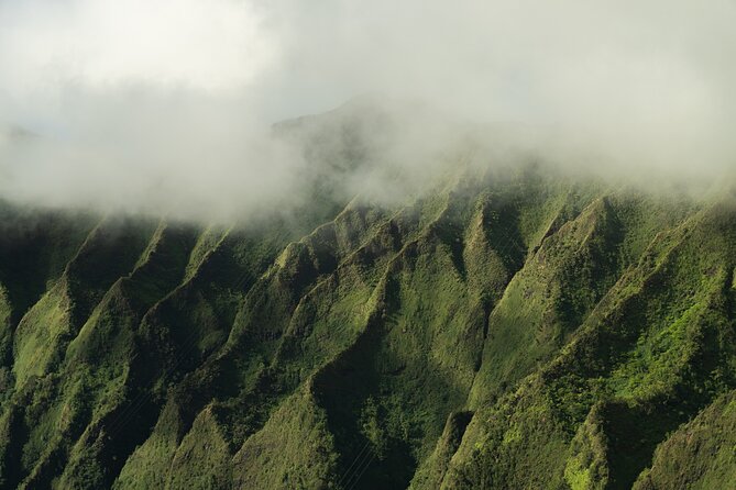 Private 60 Minutes Helicopter Tour in Honolulu - Pearl Harbor and the Arizona Memorial from the air