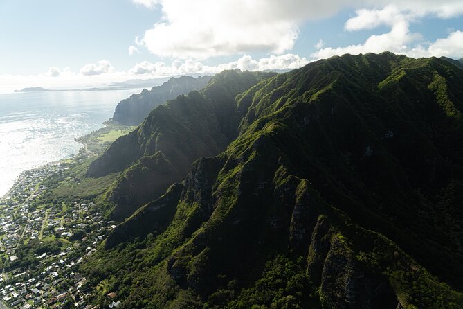 Private 60 Minutes Helicopter Tour in Honolulu - Dole Plantation and the sights you may not expect