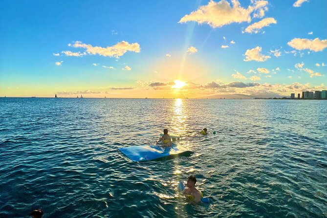 Private Catamaran Sunset Sail in Waikiki - What the crew adds to the experience
