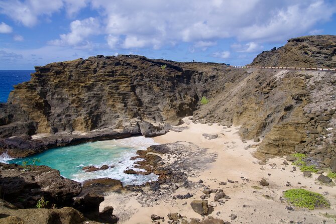 Private Circle Island Tour-Oahu-Customizable - Nuʻuanu Pali and the end of the loop