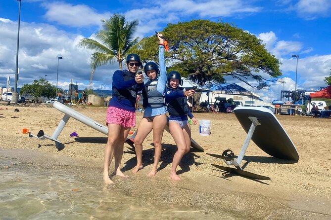 Private Efoil Experience in Ke'ehi Lagoon - Run Three: Standing, E-Surfing, and the First Flight