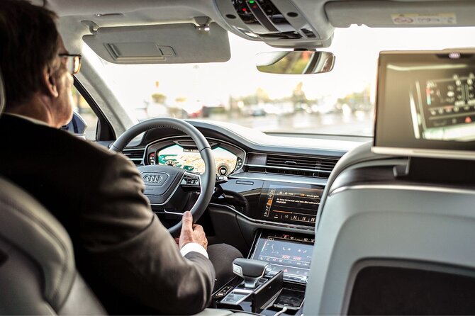 Private One-way Airport Transfer Honolulu Airport To Honolulu - Vehicle choices and the meaning of luxury