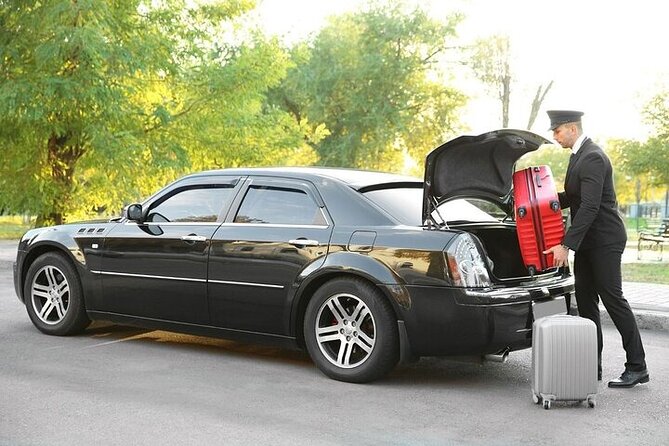 Private One-way Airport Transfer Honolulu Airport To Honolulu - What happens on the way to your accommodation