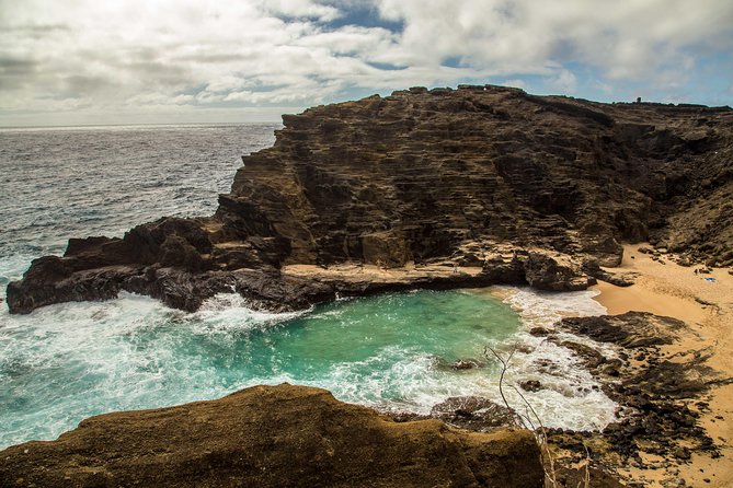 Private South Shore of Oahu Tour - Hanauma Bay from above, not from the water