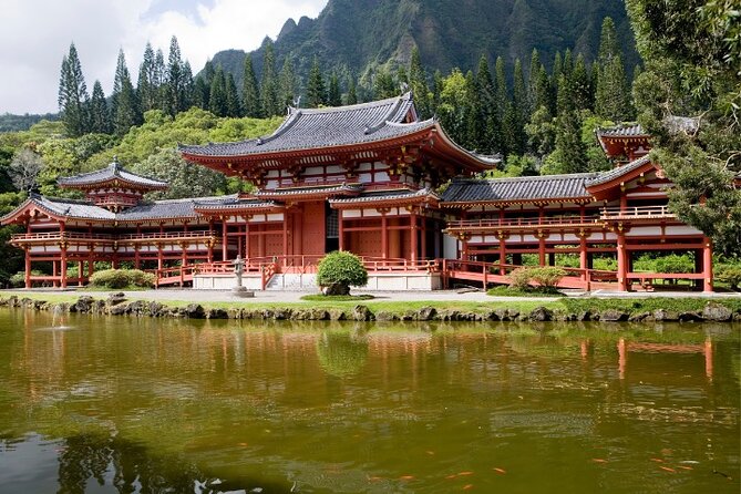 PRIVATE TOUR-Ultimate Circle Island Tour of Oahu - Byodo-in Temple: a quiet change of pace