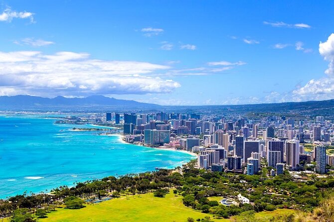 Private Transfer: Honolulu Airport HNL to Honolulu in Luxury SUV - Inside the luxury SUV