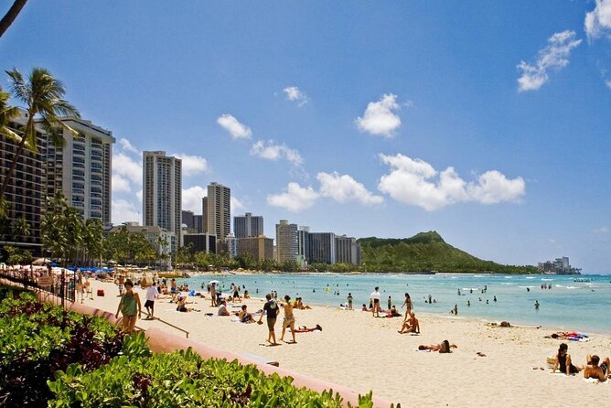 Private Transfer: Honolulu Airport HNL to Honolulu in Sedan Car - A calm start at Honolulu International Airport