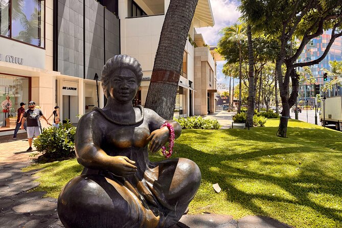 Private Walking Food Tour in Honolulu With Secret Food Tours - Walking through Fort DeRussy Beach Park