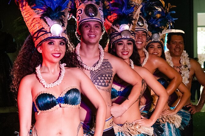 Queens Waikiki Luau with Dinner Buffet and Cultural Activities - Seating, sightlines, and the open-air drawback