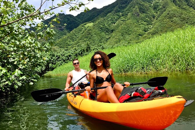 Rainforest River Kayak Self-Guided Kayak Tour - Starting in Kailua and preparing the kayak