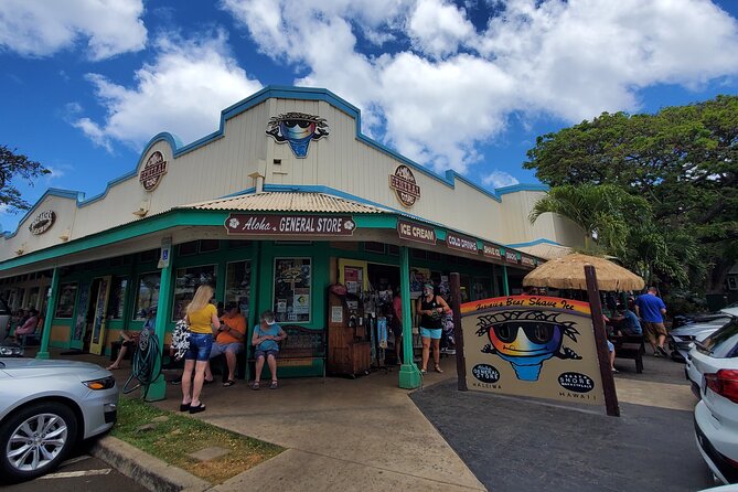 Round Trip North Shore Shuttle from Waikiki to Haleiwa Town / Haleiwa Harbor - Haleiwa Town: shops, food, and a useful base