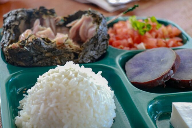 Shared Food & Waterfall Tour in Honolulu - Macadamia nuts bring a second farm stop