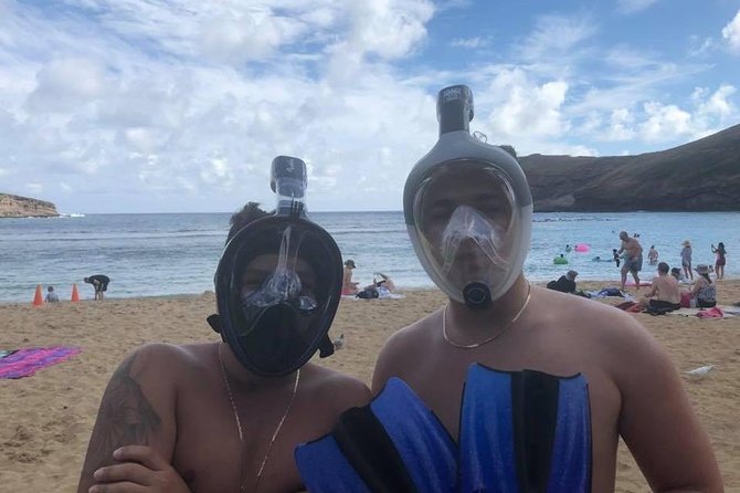 Snorkel Gears near Hanauma Bay - Picking up the gear near Hanauma Bay