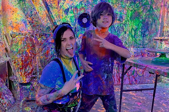 Splatter Art Paint Studio Experience in Hawaii - Throw Paint at the Walls, Canvas, and Friends