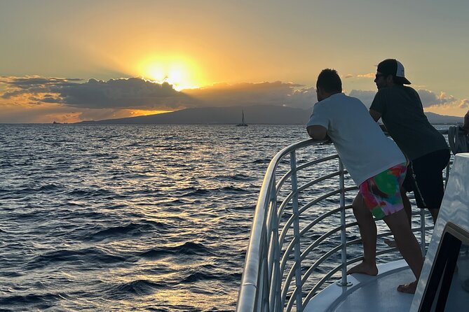 Sunset Cruise Waikiki - Golden Hour Cocktail Cruise - The first views: Waikīkī Beach and Diamond Head